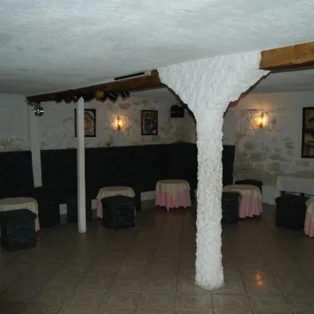 ホテル De La Poste *